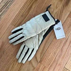 NWT UGG Gloves